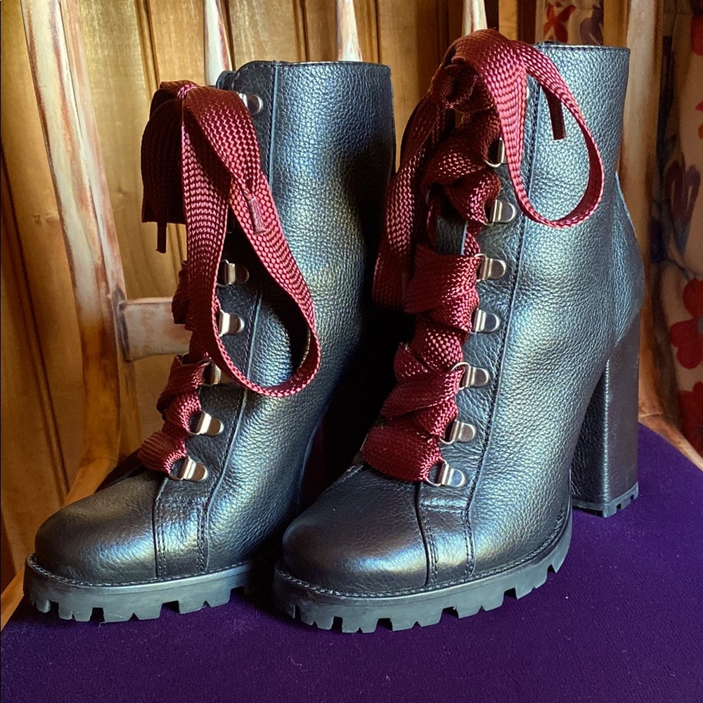 Schutz Zhara Booties Size 7.5